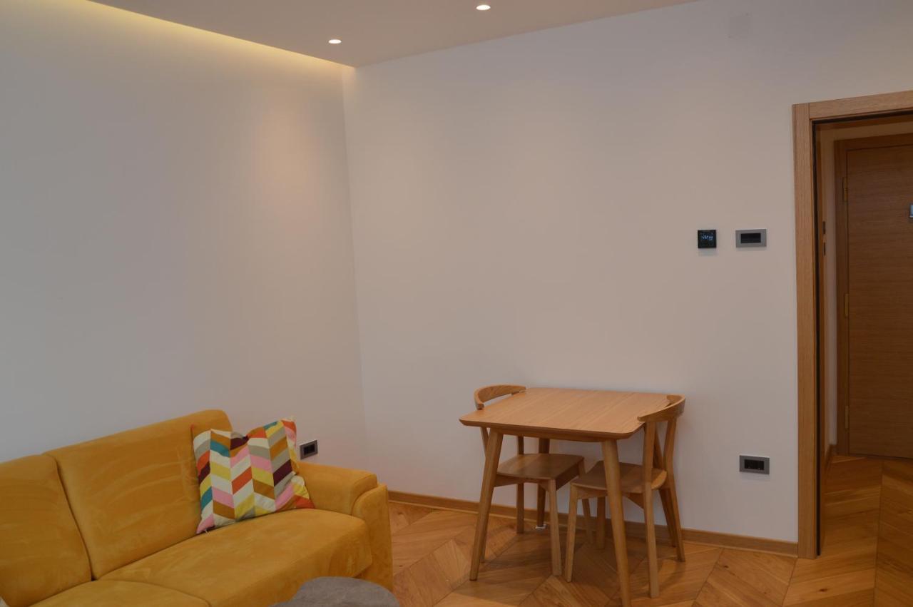 Unca Apartment เบลเกรด ภายนอก รูปภาพ